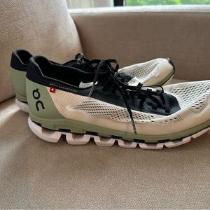 On Cloud Cloudboom Running Shoes